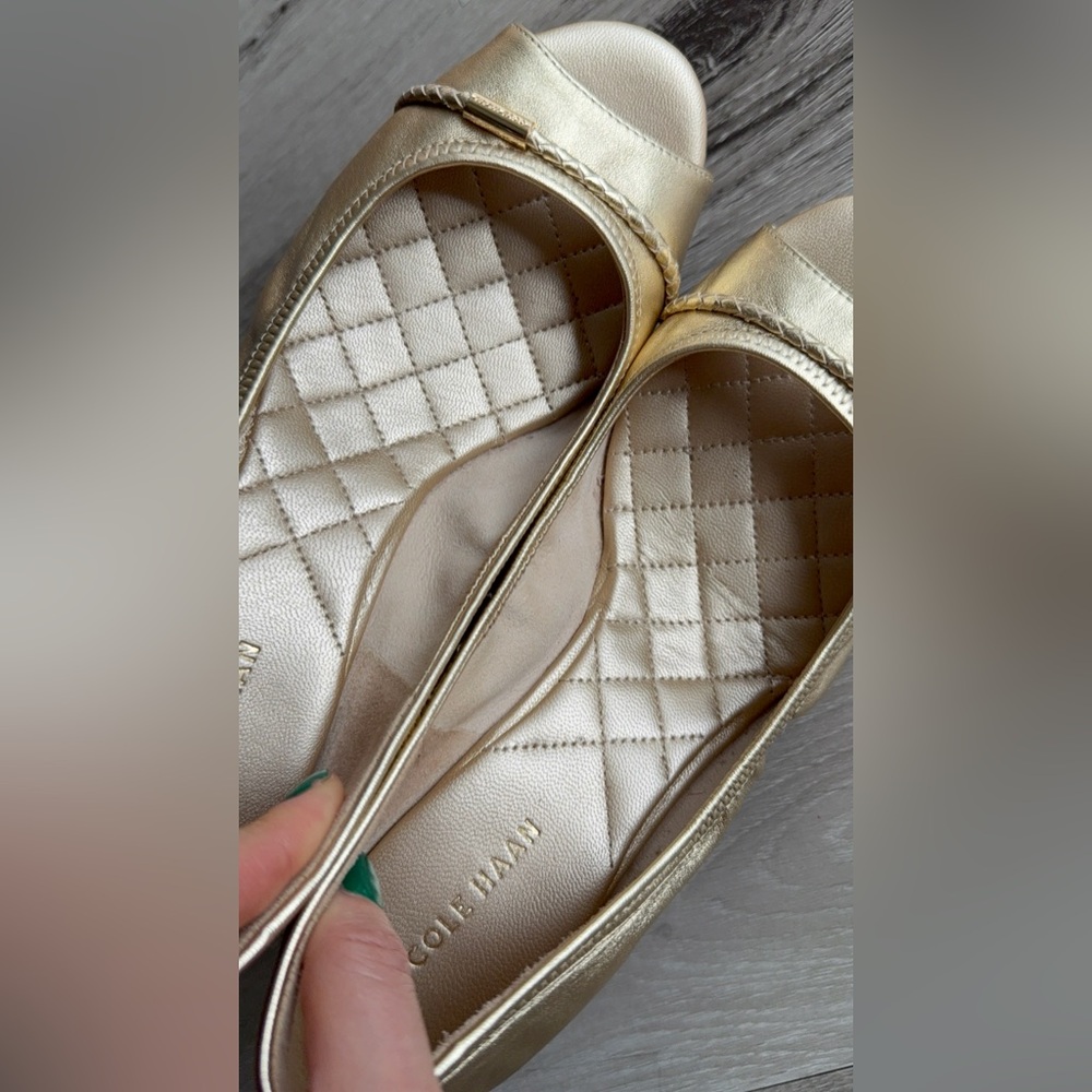 Cole Haan Gold Peep Toe Flats/Wedge Heels, Size 5.5 - Picture 13 of 17
